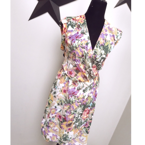 ✨3/$15 Bar III | Tropical Floral Print Dress - Picture 2 of 2